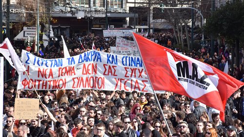 Τεράστιες απεργιακές διαδηλώσεις σε όλη την Ελλάδα για το σιδηροδρομικό δυστύχημα